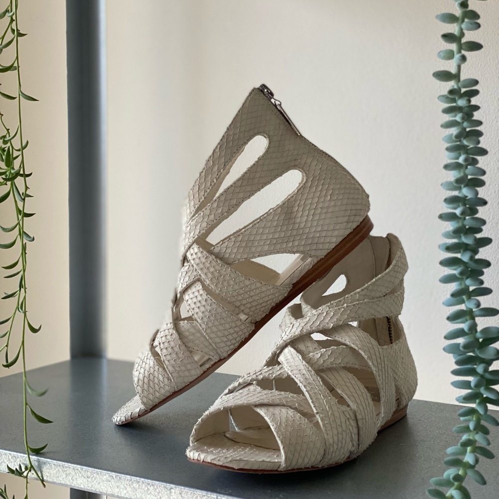 DOLCE VITA | JULIUS white snake sandals , US 6.5